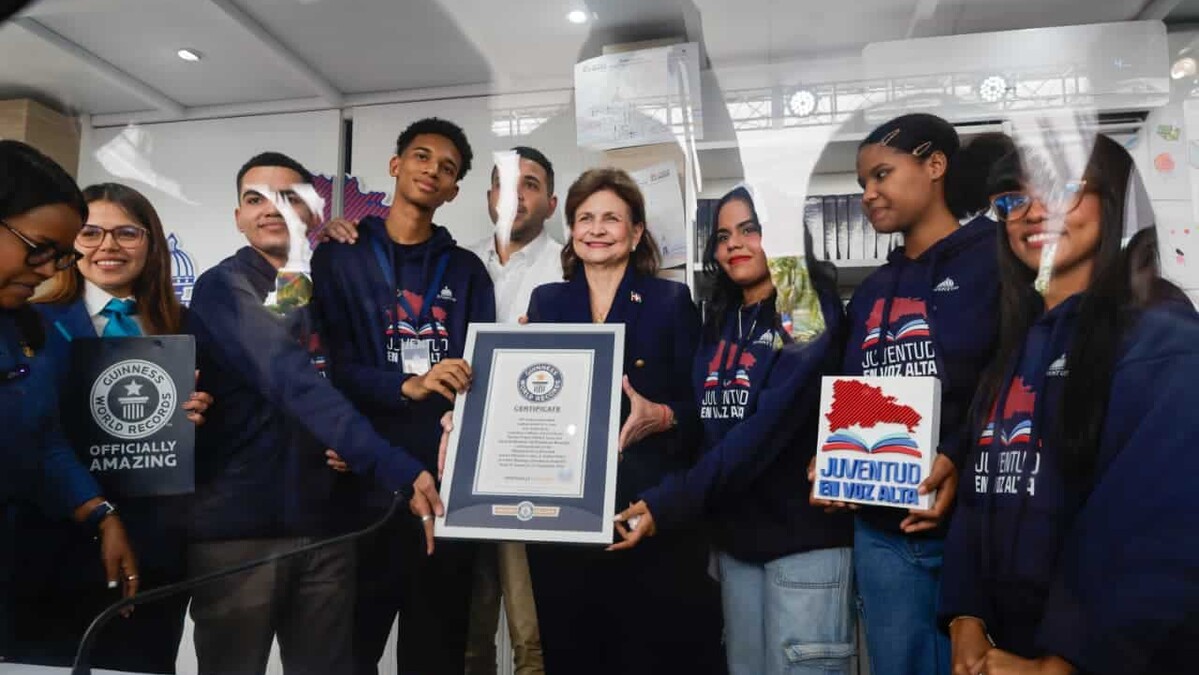 Cinco jóvenes devuelven a República Dominicana el récord de lectura en voz alta