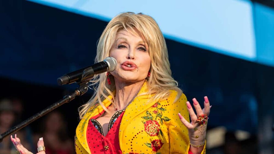 California instituye el 25 de septiembre como día oficial en memoria de Dolly Parton