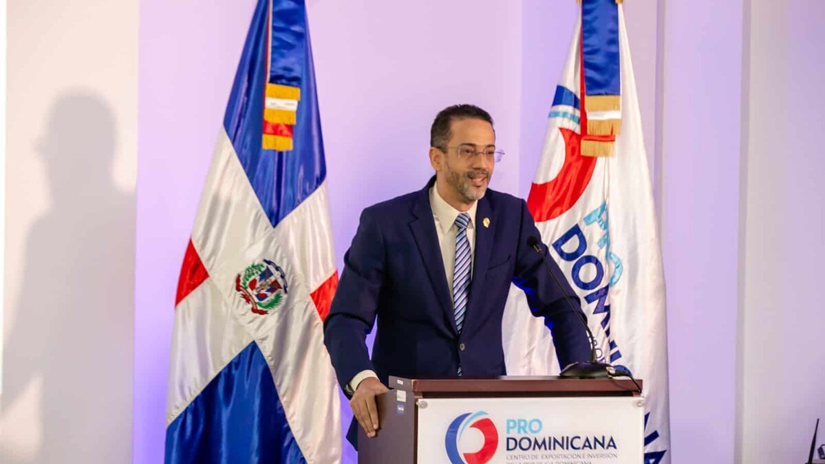 Exportaciones dominicanas superan los 10,500 millones de dólares a agosto con fuerte empuje del oro