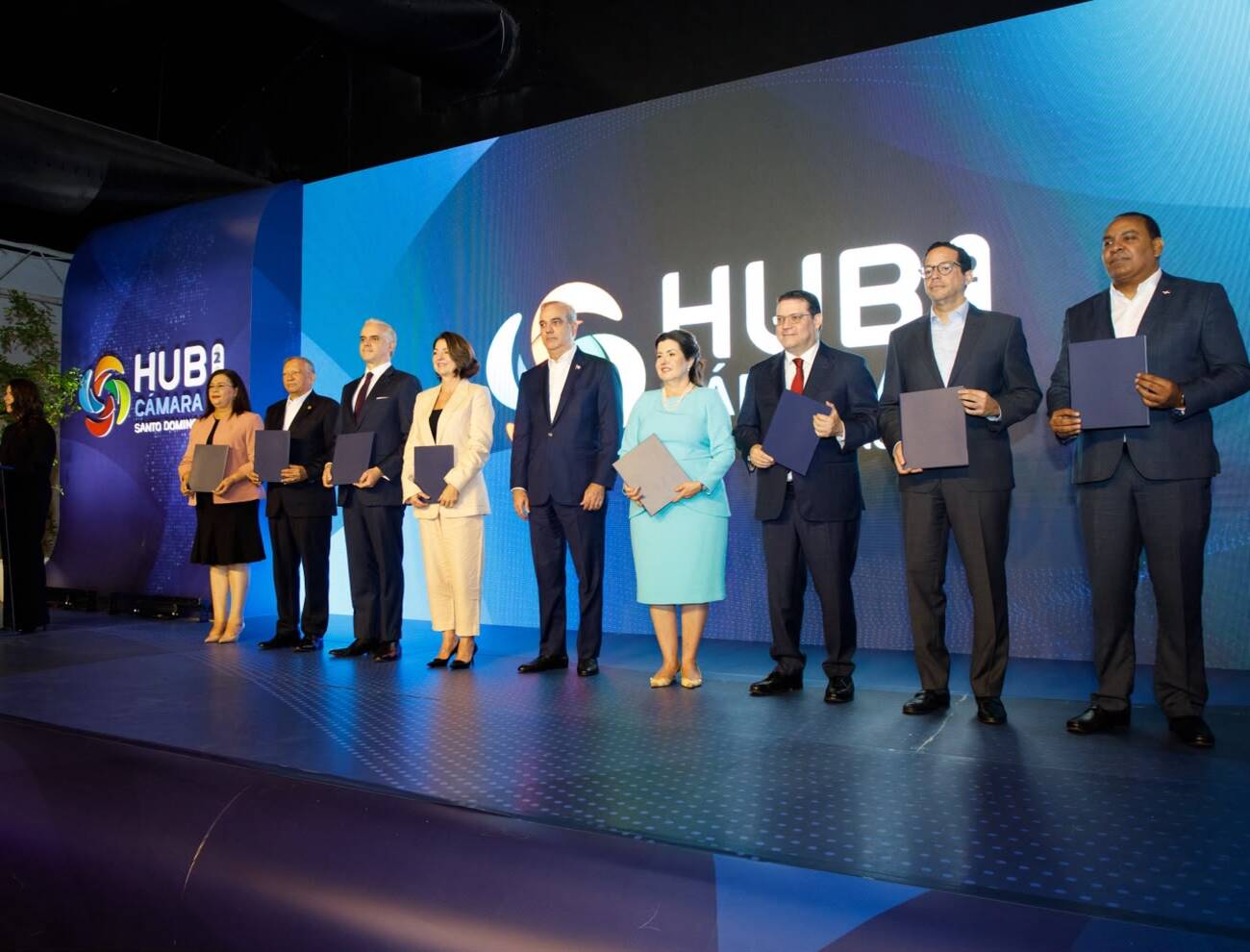 Gobierno y AWS ofrecerán 50,000 becas de inteligencia artificial y nube antes de 2028