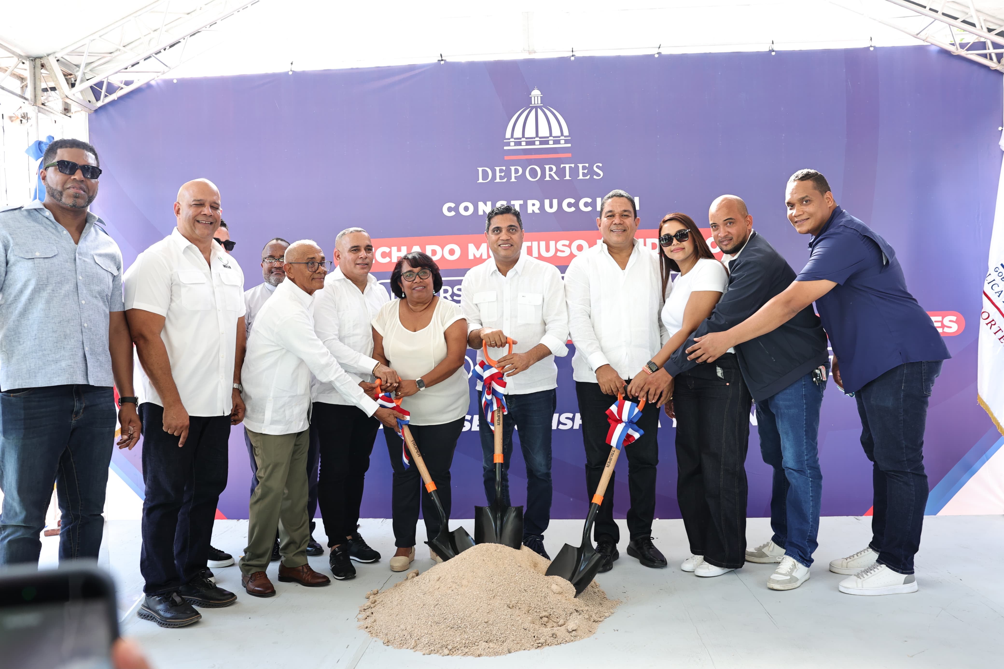 Ministerio de Deportes inicia siete multiusos en el Sur con inversión cercana a RD$200 millones