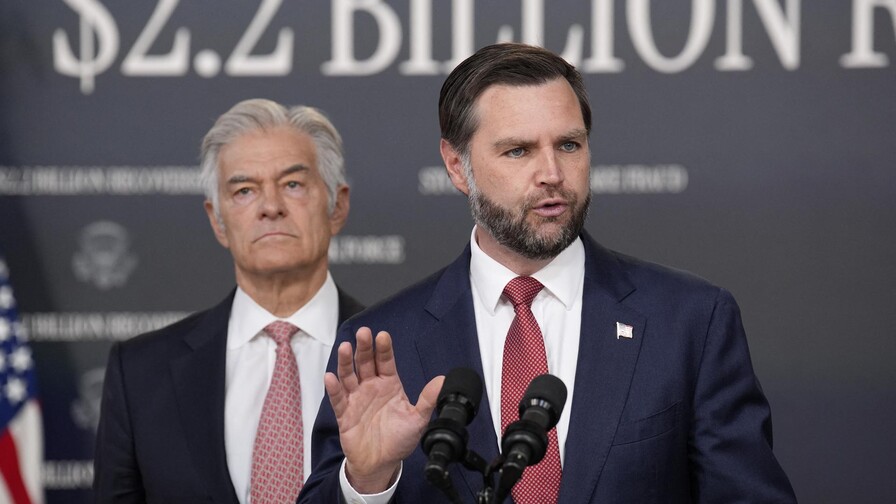 Gobierno de Donald Trump retira a 750,000 beneficiarios de salud y encara demandas por frenar proyectos eólicos