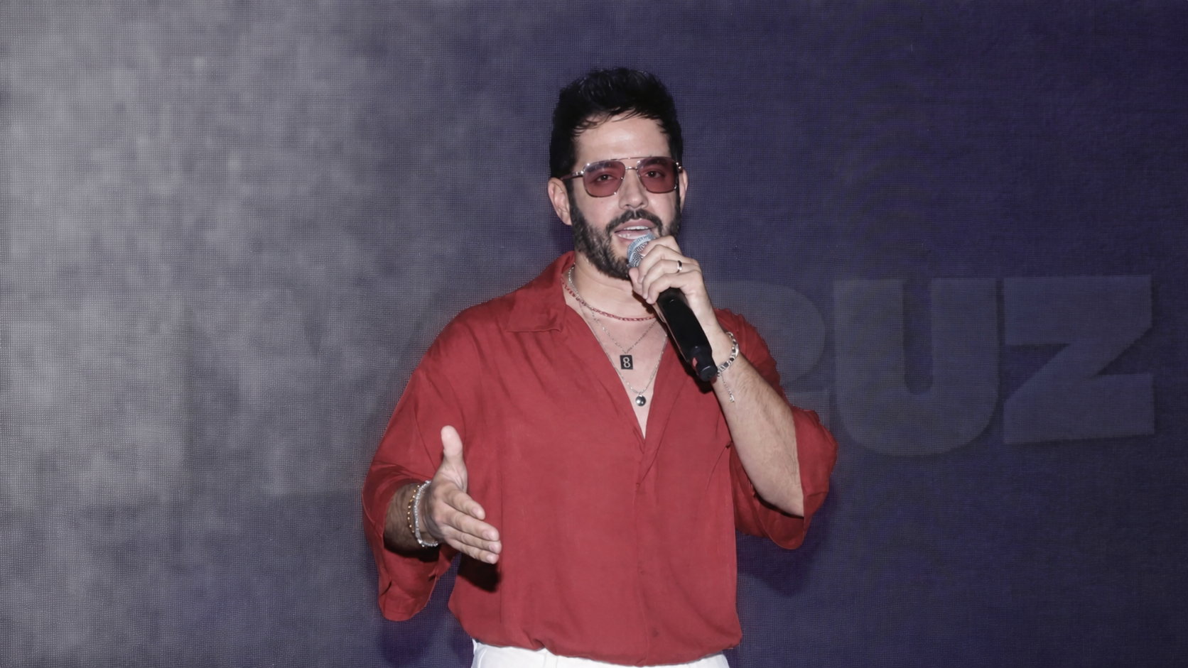 Manny Cruz celebra una década como solista con colaboración junto a Juan Luis Guerra