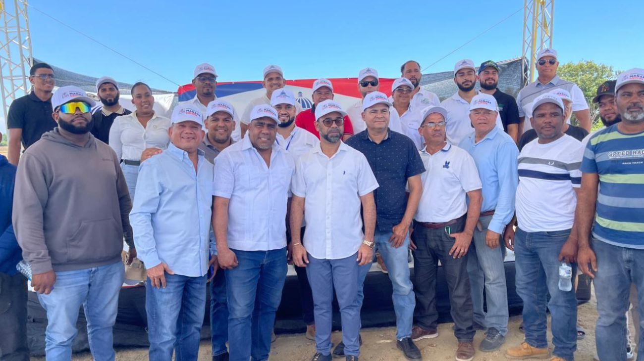FEDA y CTC capacitan a productores de Montecristi en el uso agrícola de drones
