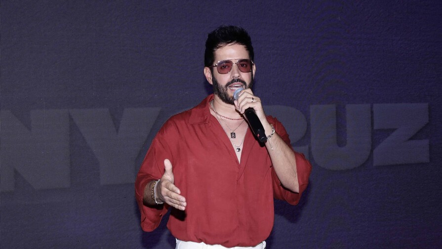 Manny Cruz celebra una década como solista con colaboración junto a Juan Luis Guerra
