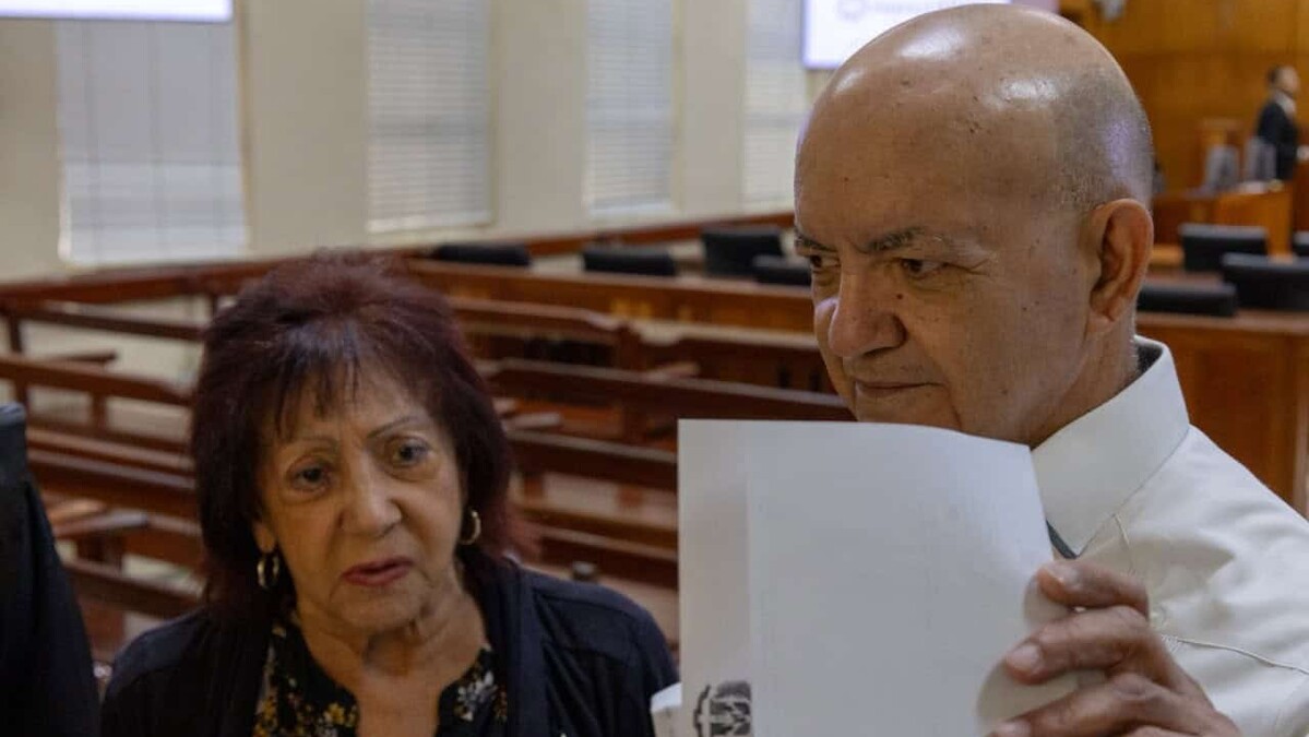 Jueza declara inadmisible acusación contra hermanos por pago estatal de terrenos en Higüey