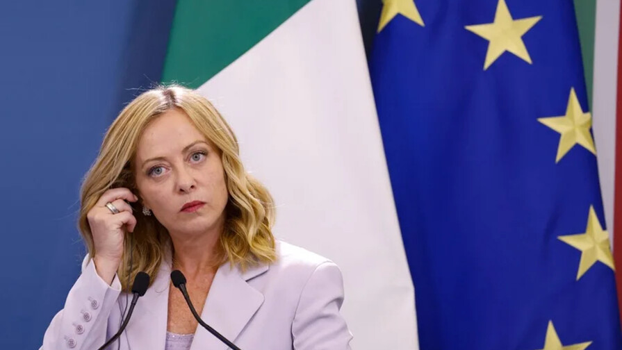 Italia prepara límites a estudiantes extranjeros y restricciones al velo en centros educativos