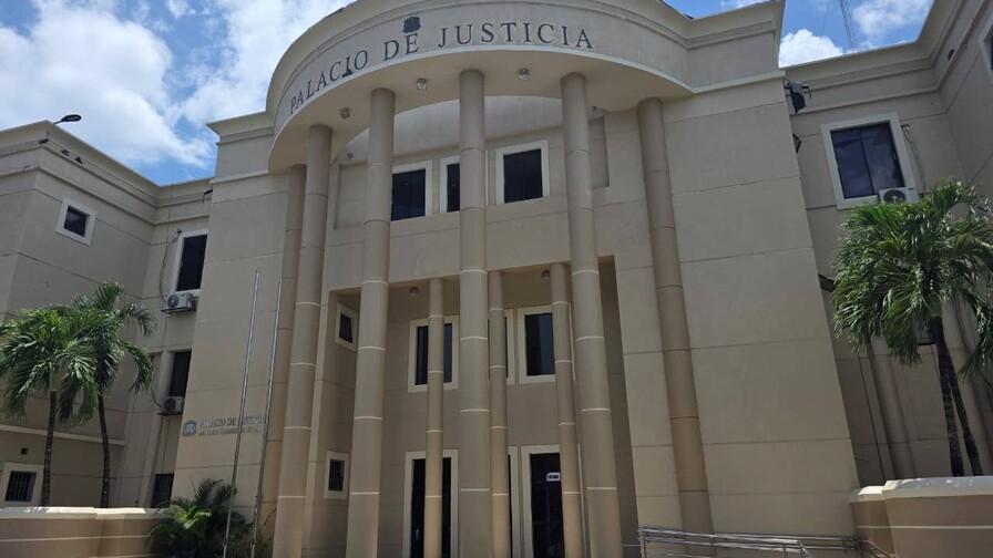 Solicitan prisión preventiva contra hombre vinculado a más de 800 archivos de explotación infantil en La Vega