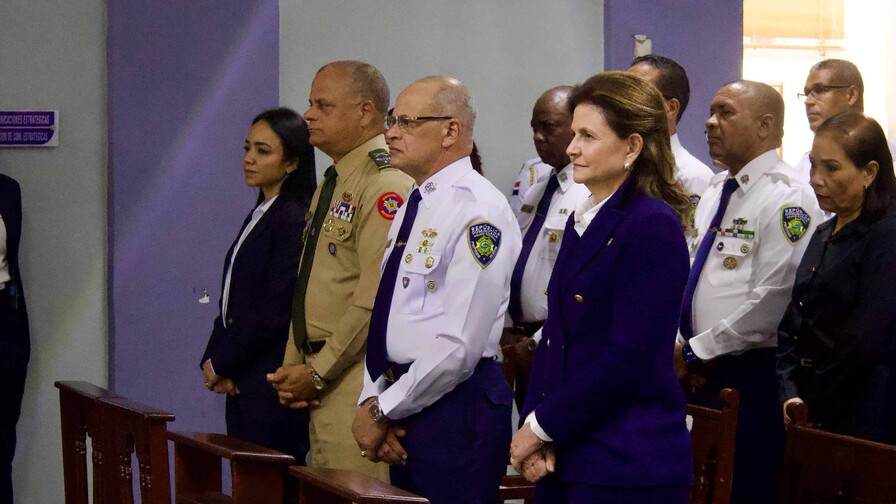 Raquel Peña y Faride Raful encabezan mesa de seguridad ciudadana en el Palacio de la Policía
