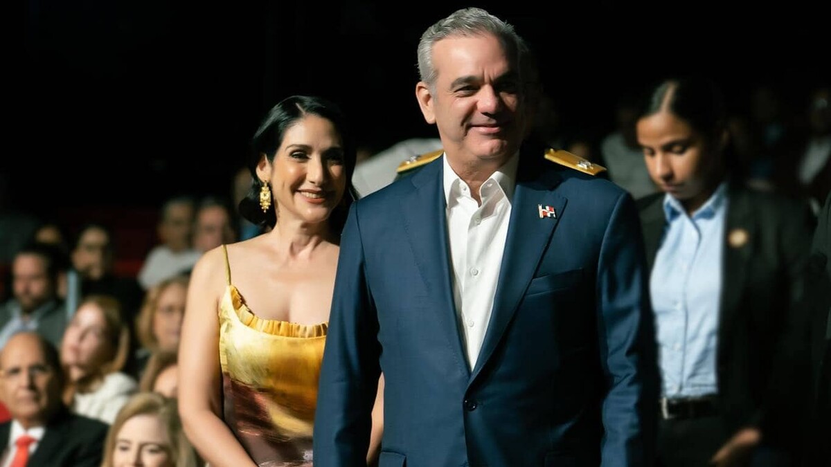 Abinader celebra los 56 años de Raquel Arbaje con mensaje en redes sociales