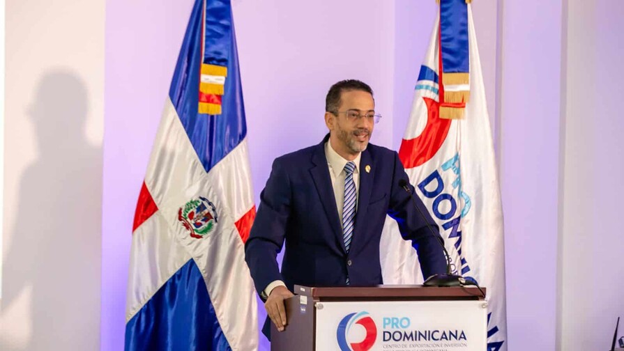 Exportaciones dominicanas superan los 10,500 millones de dólares a agosto con fuerte empuje del oro