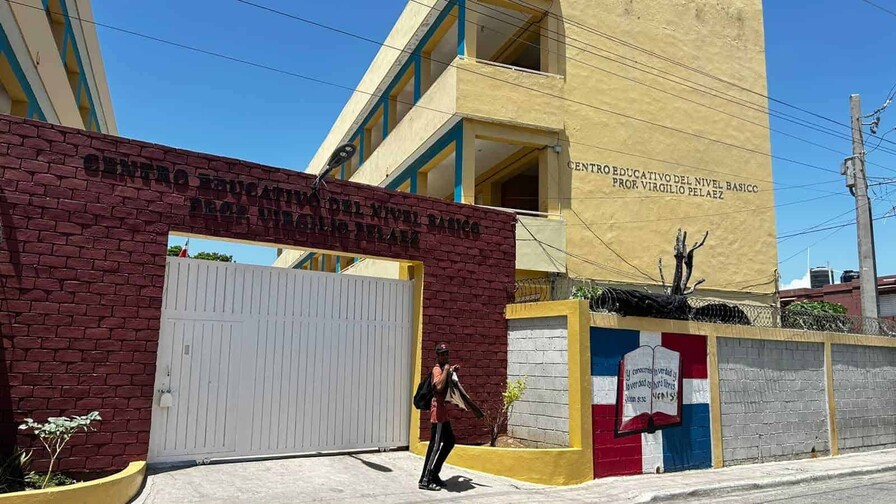 Suspenden docencia a 190 alumnos por falta de personal de limpieza en escuela de Barahona