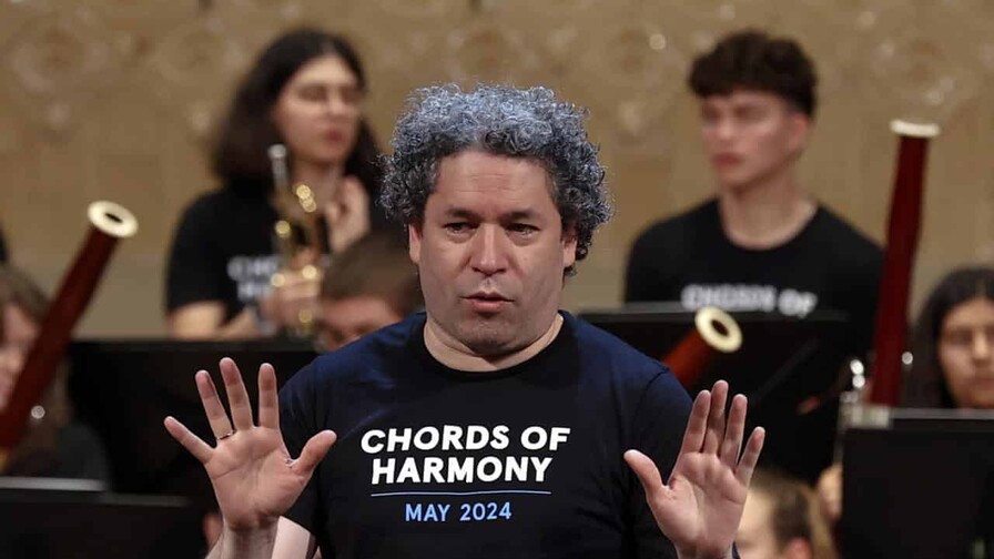 Gustavo Dudamel resalta en Nueva York la música y el español como puentes de la comunidad latina