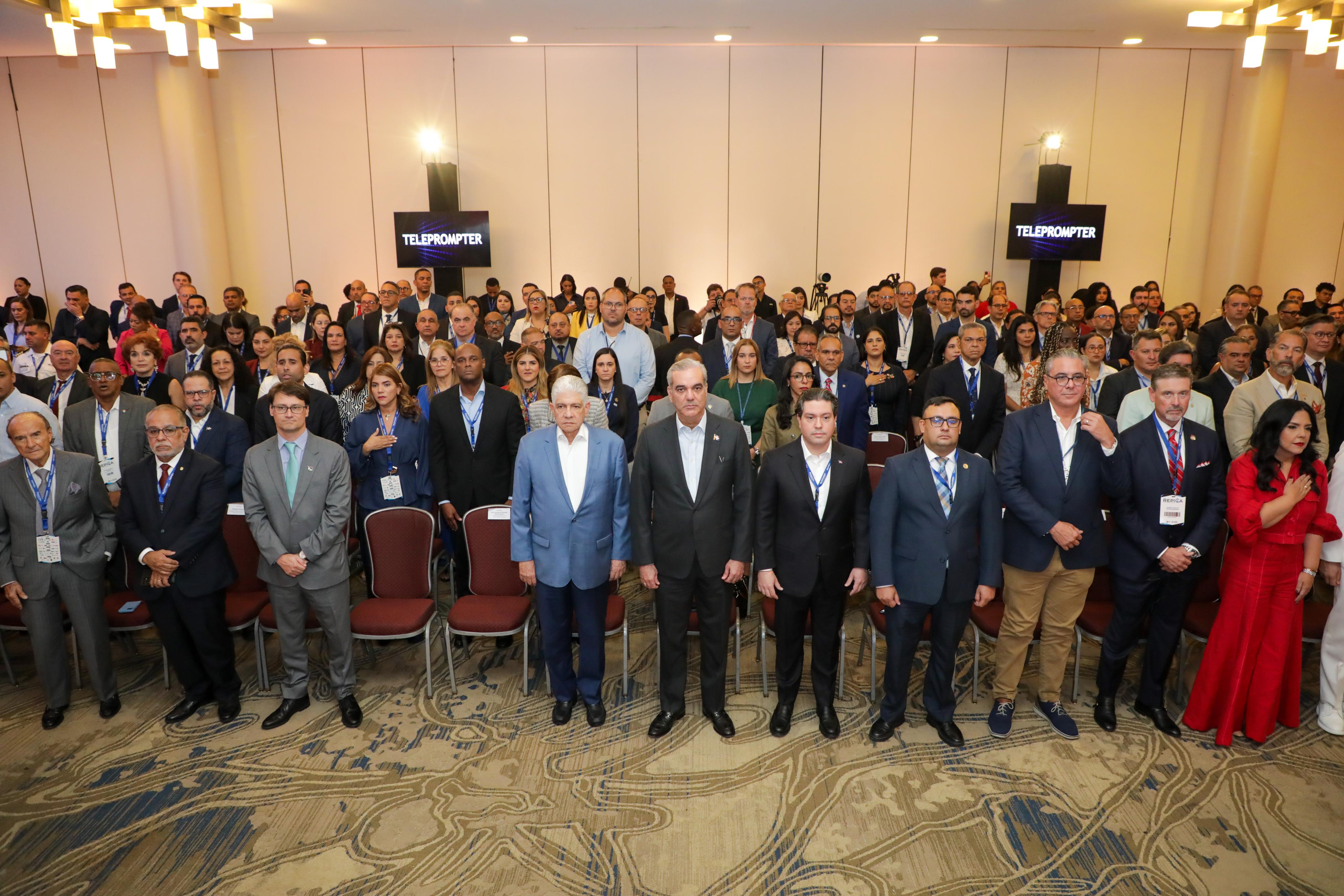 Abinader apuesta a modernización de puertos para ampliar el papel logístico de República Dominicana