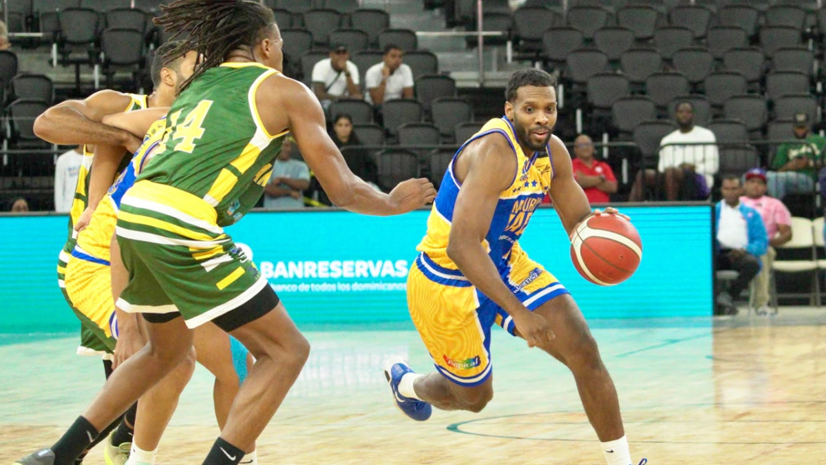 Mauricio Báez supera 80-77 a San Carlos en apertura del torneo distrital