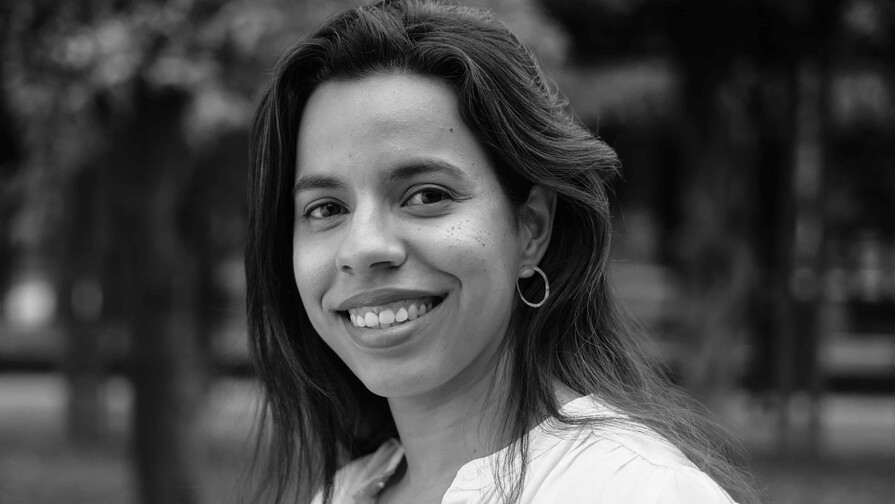 Natalia Peralta Rincón convierte el baile, la ciudad y la memoria en materia poética
